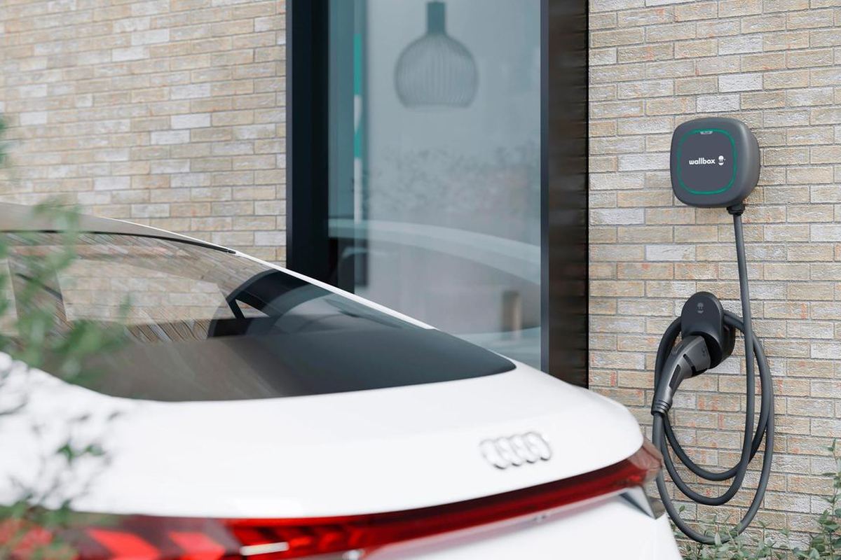 Cargador vehículo eléctrico en vivienda