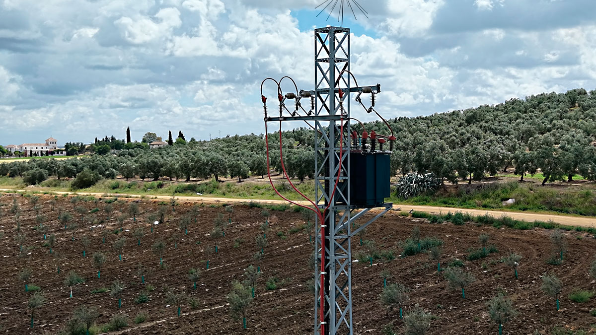 Centro de transformación en apoyo metálico - vista aérea